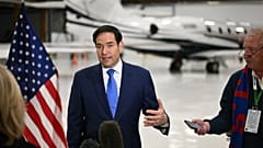 Az amerikai külügyminiszter újságírókkal beszél a G7 külügyminisztereinek megbeszélése után a kanadai Hamiltonban