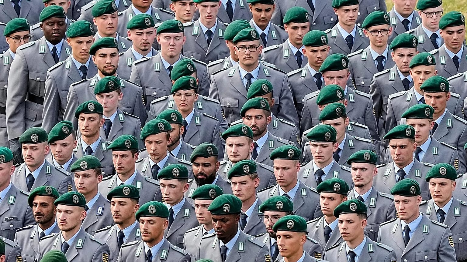 New recruits of the Bundeswehr attend a ceremony in Düsseldorf, 4 September, 2025