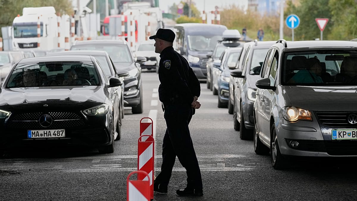 EES border checks at Port of Dover delayed until early 2026 to avoid Christmas travel chaos