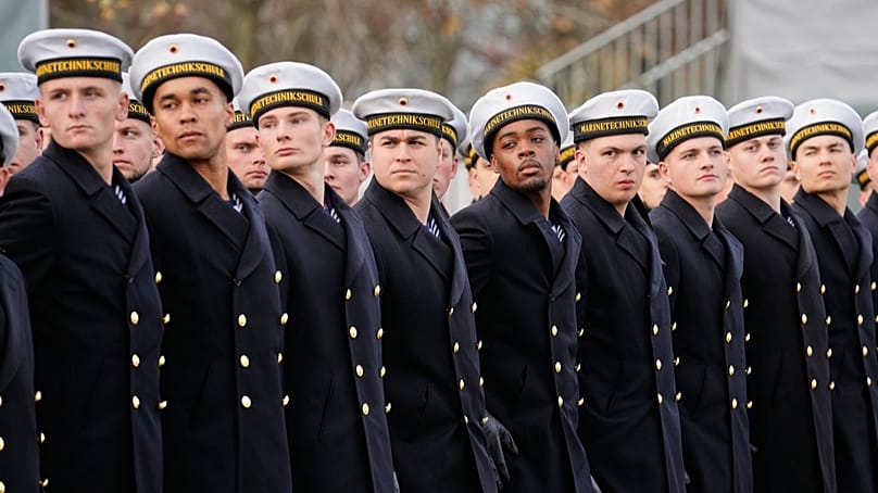 Rekruten bei der feierlichen Vereidigung zum 70-jährigen Jubiläum der Bundeswehr in Berlin, 12. November 2025
