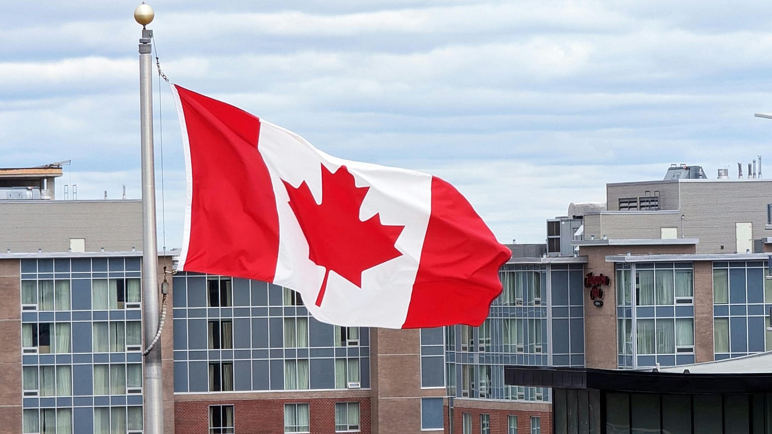 العلم الكندي