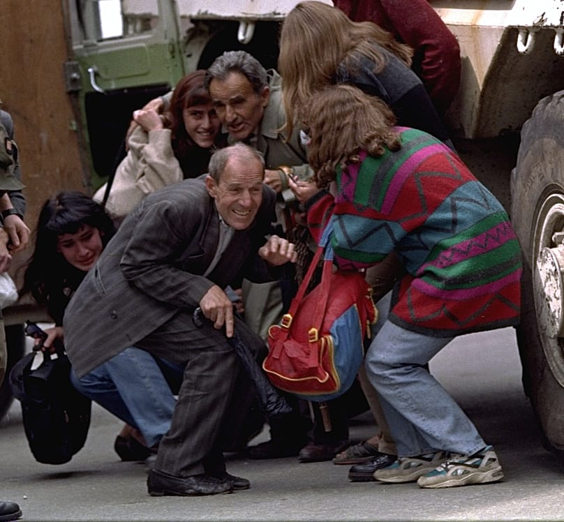 A francia katonák mentették ki az orvlövészek célpontjait, 1995. június 8-án