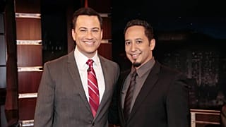 ARCHIVO: Jimmy Kimmel, a la izquierda, y su buen amigo y saxofonista Cleto Escobedo III, durante los primeros años de 'Jimmy Kimmel Live!'