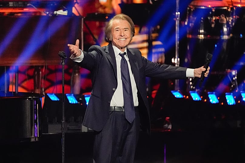 Raphael recebe o prémio de Personalidade do Ano dos Grammy 2025