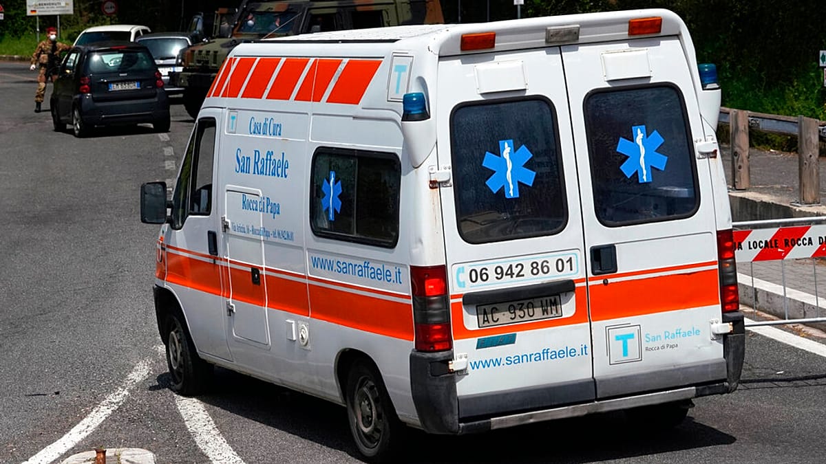 Hubschrauberabsturz-in-Italien-56-j-hriger-Pilot-gestorben