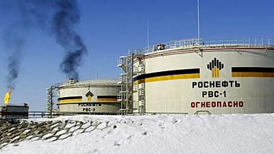 Reservoirs of Russian state-controlled oil giant OAO Rosneft at the Priobskoye oil field near Nefteyugansk, 5 April, 2006