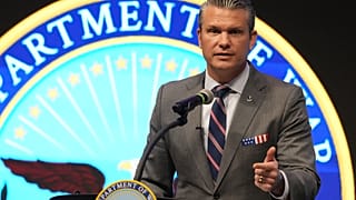 O secretário da Defesa Pete Hegseth discursa durante a 4ª Cimeira Anual de Defesa do Nordeste de Indiana na Universidade Purdue Fort Wayne,