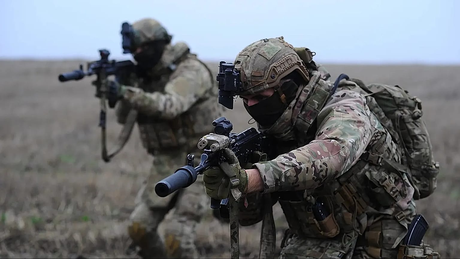 Ukrainian soldiers practice military skills on a training ground near Kupiansk in the Kharkiv region, 9 November, 2025