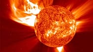 Güneş patlamasını resmeden bir görsel.