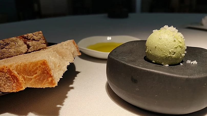 Aceite y mantequilla de espinaca  - Restaurante Chirón