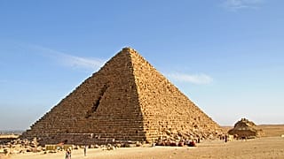 Piramit, Dördüncü Hanedan firavunu Menkaure için inşa edilmişti.