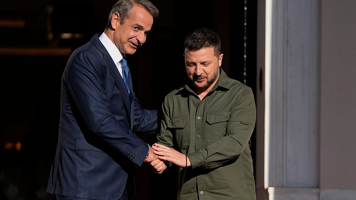 أثينا تحظر التجمعات قبل زيارة فولوديمير زيلينسكي يوم الأحد