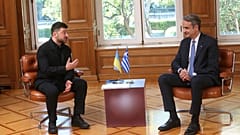 Zelenski und Mitsotakis treffen sich in der Maximou-Villa in Athen