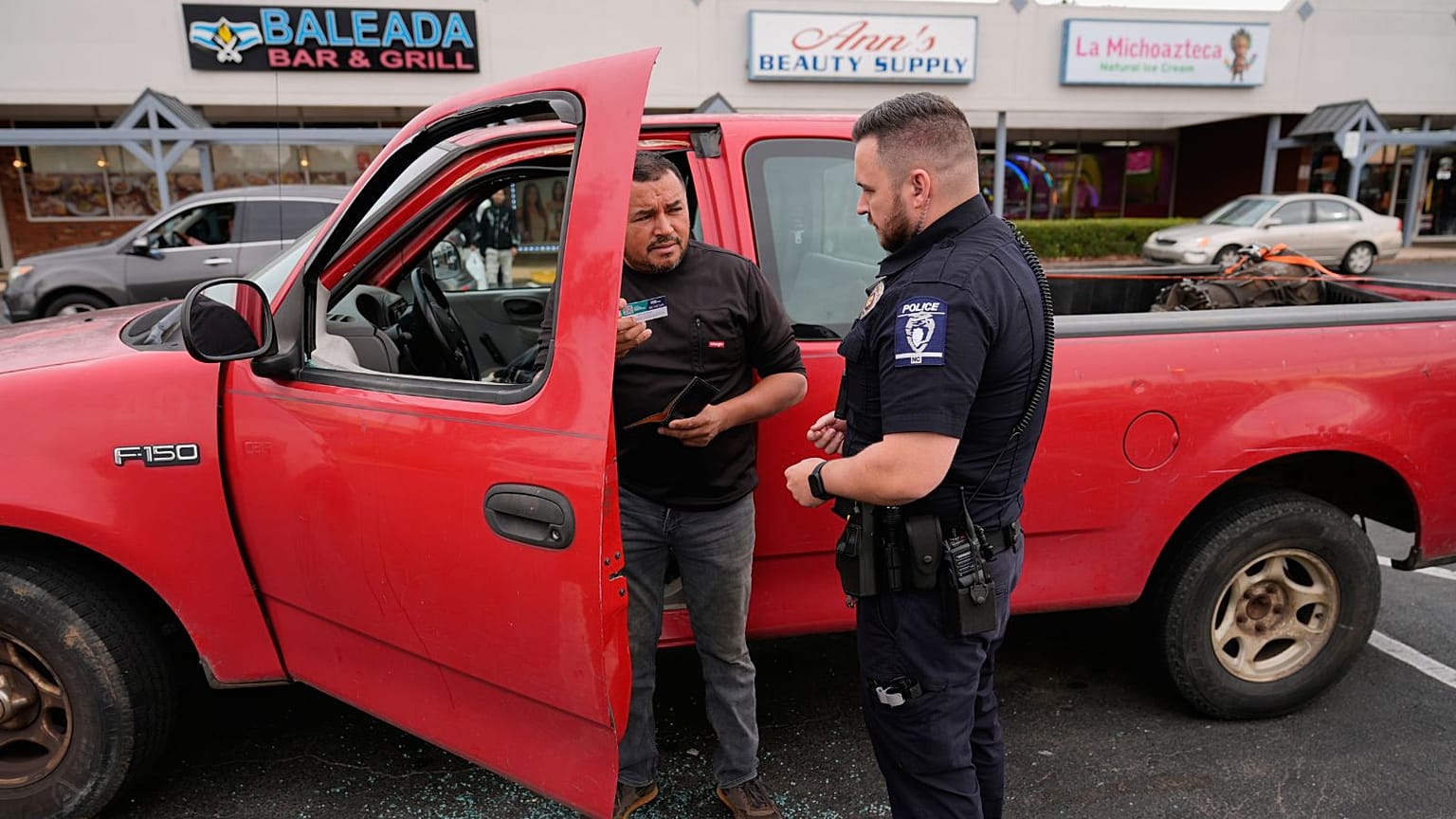 موج اجرای قوانین و مقررات مهاجرتی در کارولینای شمالی