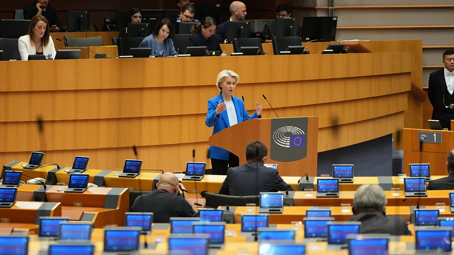 A Bizottság elnöke beszél az EP-ben 