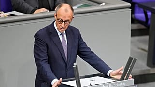 Almanya Başbakanı Friedrich Merz, 16 Ekim 2025 Perşembe günü Berlin'deki Reichstag binasında yapılan bir tartışma sırasında Federal Meclis'e hitap ediyor.