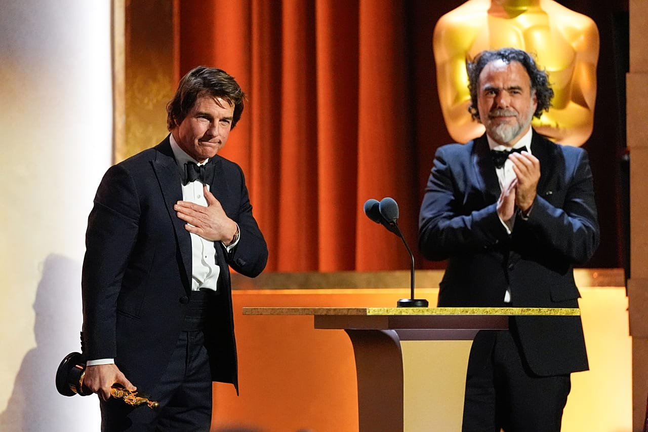 Tom Cruise receives an Academy honorary award, presented to him by Alejandro González Iñárritu - 16 November 2025