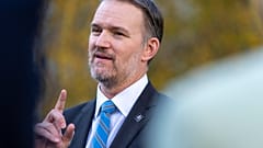 Il rappresentante commerciale degli Stati Uniti Jamieson Greer parla con i giornalisti alla Casa Bianca, giovedì 30 ottobre 2025, a Washington. 