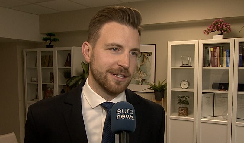 Hegyi Áron jogász azt mondja, hogy a Tisza az applikációval jogi szempontból támadási felületeket adott magának