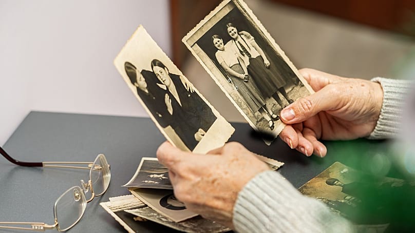 پیشرفت آلزایمر با عدم توانایی فرد در تشخیص چهره افراد آشنا و عزیزانش همراه است