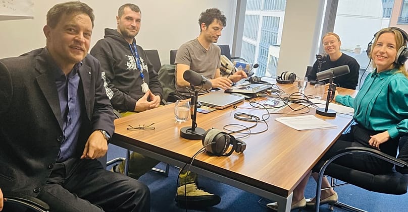 Chloé Mikolajczak, Tomi Huhtanen join us for the recording of "Brussels, my love?" the podcast