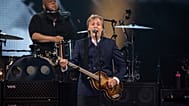 Paul McCartney, 16 Haziran 2022'de New Jersey, East Rutherford'daki MetLife Stadyumu'nda "Got Back" turnesi sırasında sahne alıyor.