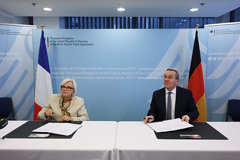 Pistorius and French Defence Minister Catherine Vautrin at NATO headquarters in Brussels on 15 October 2025