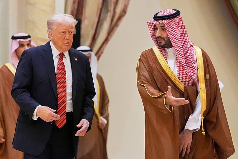 الرئيس دونالد ترامب برفقة ولي العهد السعودي الأمير محمد بن سلمانفي قمة الرياض، 14 مايو 2025.