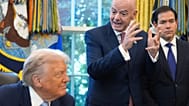 Oval Ofis'teki toplantıda FIFA Başkanı Gianni Infantino, ABD Başkanı Donald Trump ile konuşurken, 17 Kasım 2025