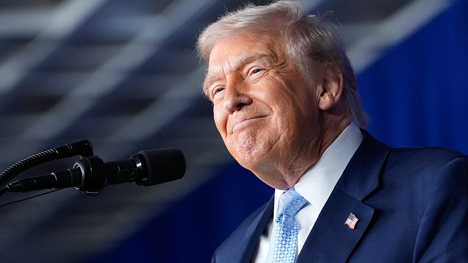 El presidente Donald Trump interviene en la Cumbre de Impacto de McDonald's, el lunes 17 de noviembre de 2025, en Washington.