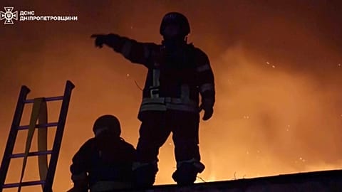 Rosyjski atak dronowy na Dnipro: ranni i uszkodzone budynki