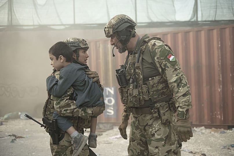 Női katonák is szolgáltak a műveletben, a filmvásznon az egyikük bőrébe Trokán Nóra színésznő bújt bele