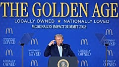 الرئيس دونالد ترامب يلقي كلمة في قمة "McDonald's Impact Summit" في واشنطن. 17 نوفمبر 2025.
