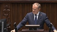 Premier Donald Tusk przemawia w Sejmie przedstawiając nowe informacje na temat sabotażu na kolei, 18.11.2025 r.