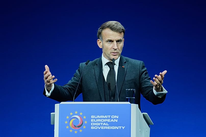 Emmanuel Macron prononce son discours lors d'un sommet sur la souveraineté numérique européenne à Berlin, en Allemagne, le mardi 18 novembre 2025