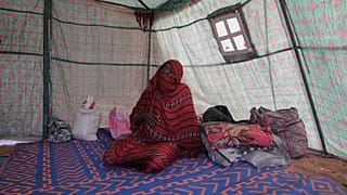 Soudan : un membre du gouvernement rend visite aux déplacés venus d'El-Fasher