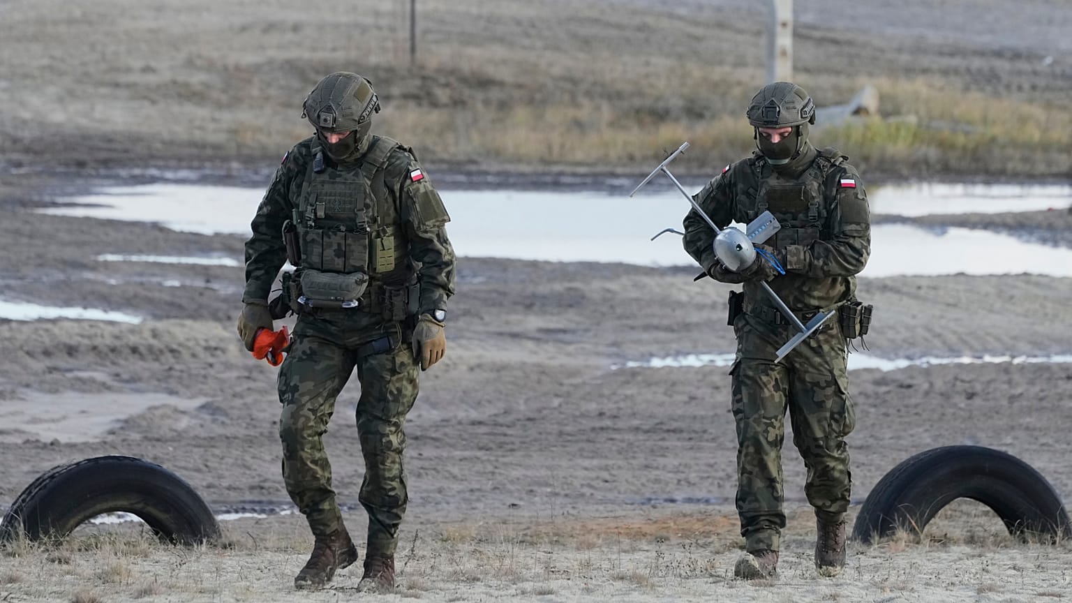 Polonia cierra 2 aeropuertos.