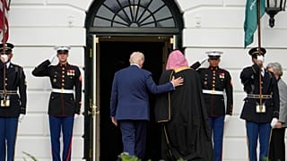 Trump és MBS belép a Fehér Házba, 2025 november 18. 