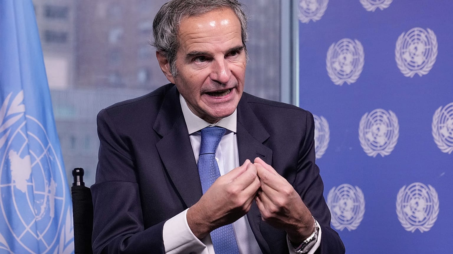 المدير العام للوكالة الدولية للطاقة الذرية، رافايل غروسي، أثناء مقابلة في مقر الأمم المتحدة، يوم الأربعاء 29 أكتوبر 2025. (تصوير: ريتشارد درو/أسوشيتد برس)