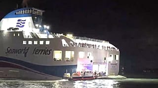 Ferry encalhado ao largo da costa sudoeste da Coreia do Sul 