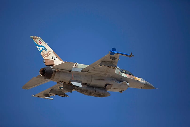 طائرة مقاتلة من طراز إف-16 آي تابعة لسلاح الجو الإسرائيلي من السرب 253، المعروف أيضًا باسم سرب النقب.