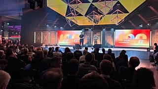 O Johannes Galatsanos, συνιδρυτής και CEO της deep-tech εταιρείας Diffraqtion, στη σκηνή του Slush 100