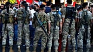 جنود من الجيش اللبناني أمام متظاهرين مناهضين للحكومة، شمال بيروت، لبنان، يوم الاثنين 5 أكتوبر/تشرين الأول 2020.