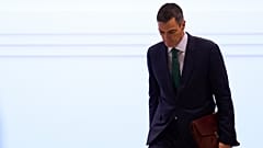 Bir komisyon toplantısı öncesinde İspanya Başbakanı Pedro Sanchez, 30 Ekim 2025