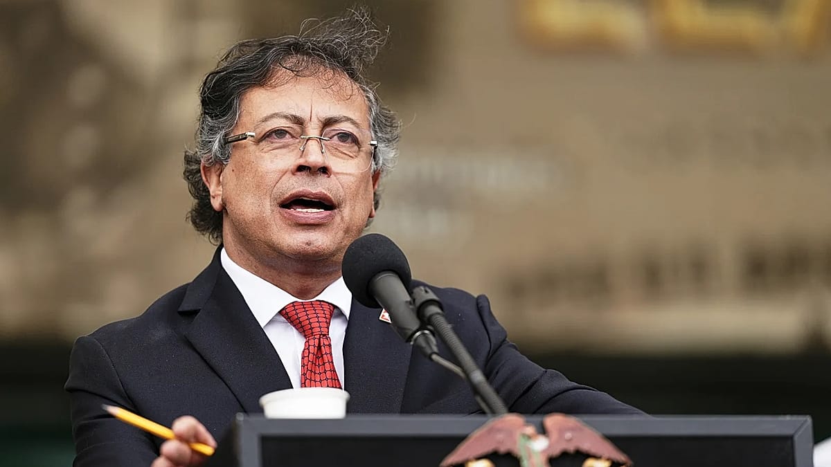 Gustavo Petro responde após visita a clube de strip em Lisboa: "Aprendi a não comprar sexo"