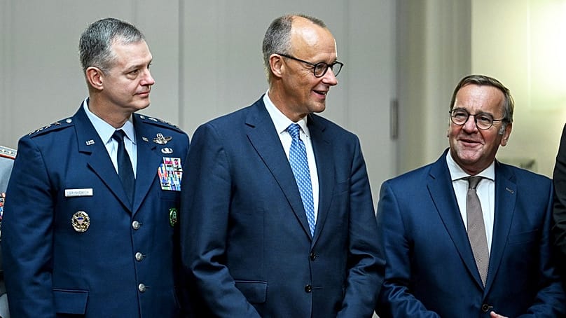 US-Lieutenant General und Oberbefehlshaber der NATO-Streitkräfte in Europa, Alexus G. Grynkewich, Bundeskanzler Merz und Verteidigungsminister Pistorius, 27. August 2025
