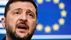 Ukrayna Devlet Başkanı Volodymyr Zelenskyy Brüksel'de düzenlenen AB Zirvesi'nde bir basın toplantısı sırasında konuşuyor, 23 Ekim, 2025