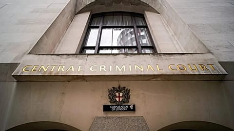 Londra'daki Merkezi Ceza Mahkemesi'nin dışından genel görünüm, 22 Ekim, 2021