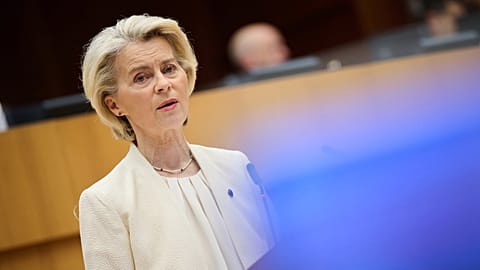 Ursula von der Leyen hat ein Reparationsdarlehen an die Ukraine in Aussicht gestellt.