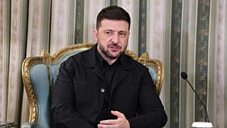  الرئيس الأوكراني فولوديمير زيلينسكي يحضر اجتماعًا مع نظيره اليوناني كونستانتين تاسولاس في القصر الرئاسي في أثينا، اليونان، الأحد 16 نوفمبر 2025.